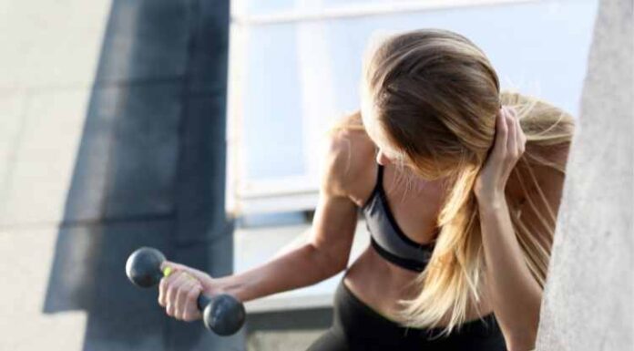 5 Exercises for a Frozen Shoulder 5 Exercises for a Frozen Shoulder