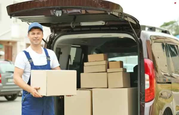 From Packages to Parcels: Understanding the Different Types of Delivery Services Available in the UAE From Packages to Parcels: Understanding the Different Types of Delivery Services Available in the UAE